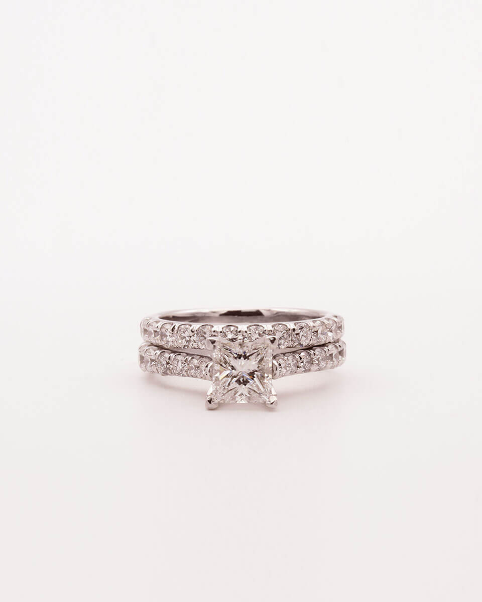 Ezibele Luxury Zircon Ring – Elegant Party Wear Ring for Women