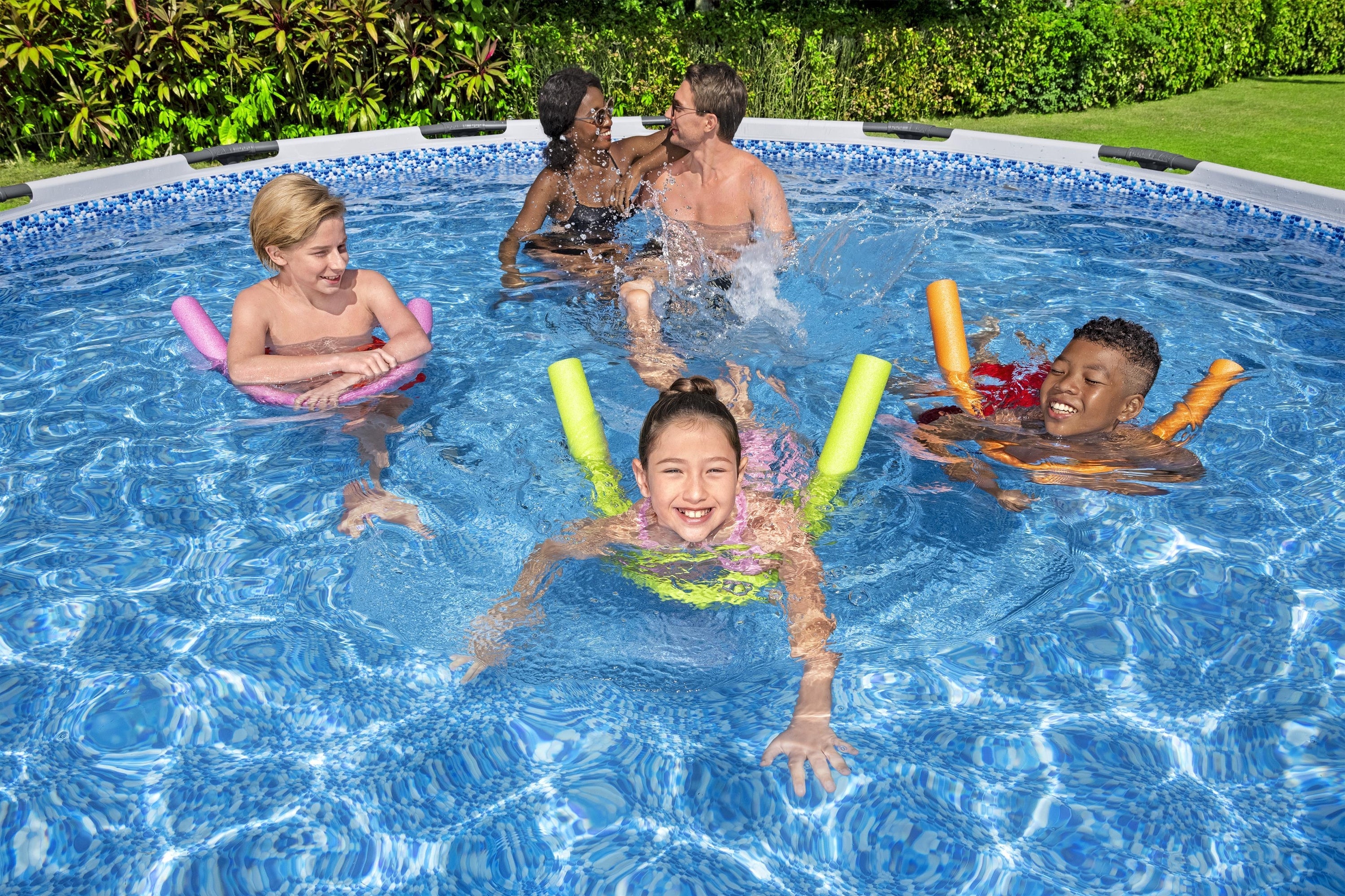 Bestway Steel Pro MAX 15ft Round Above Ground Pool Set 48in Deep - Image 9